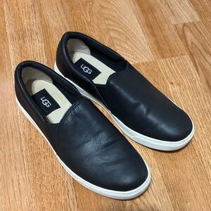 UGG Kitlyn black leather slip-on sneakers size 8